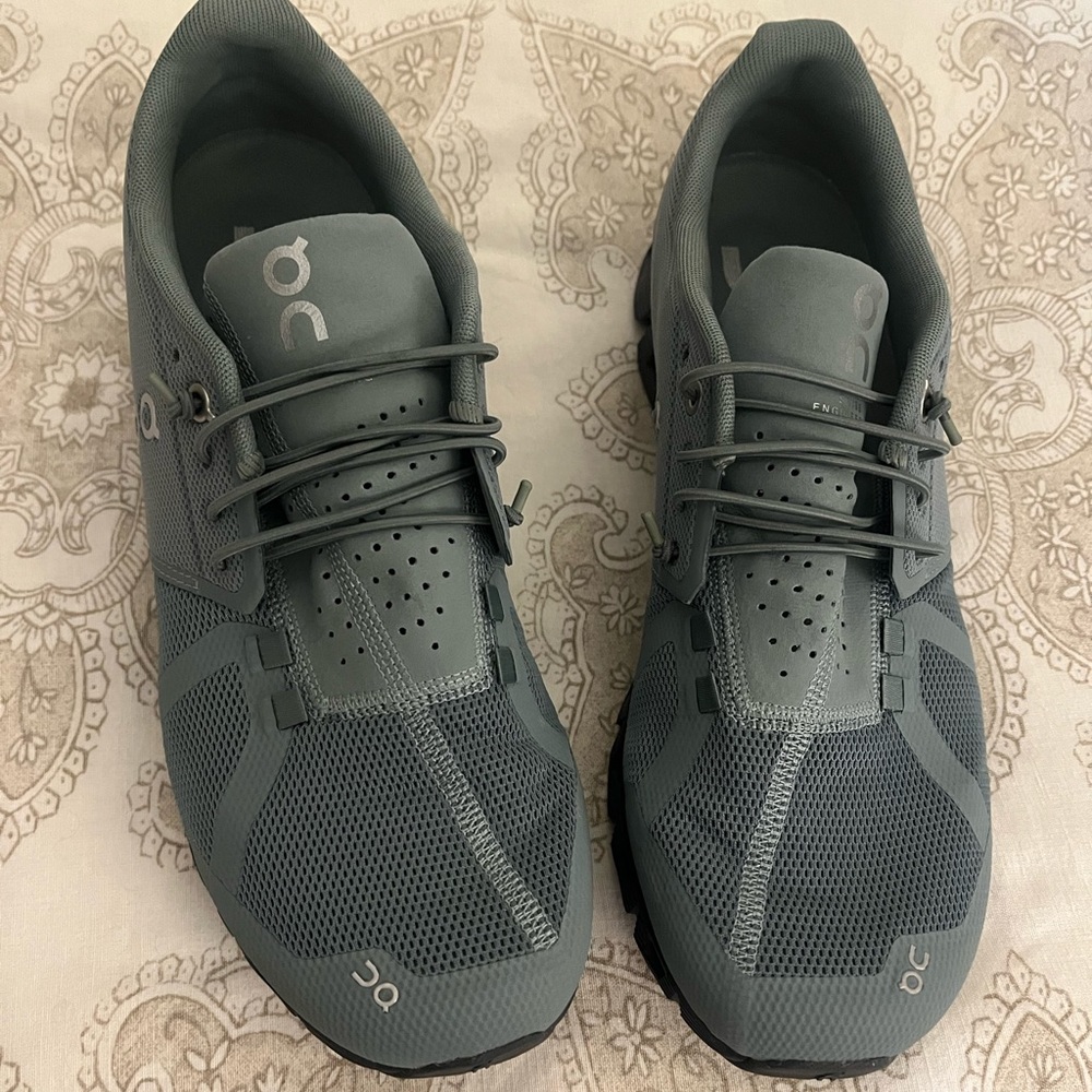 Men’s size 10 OnCloud